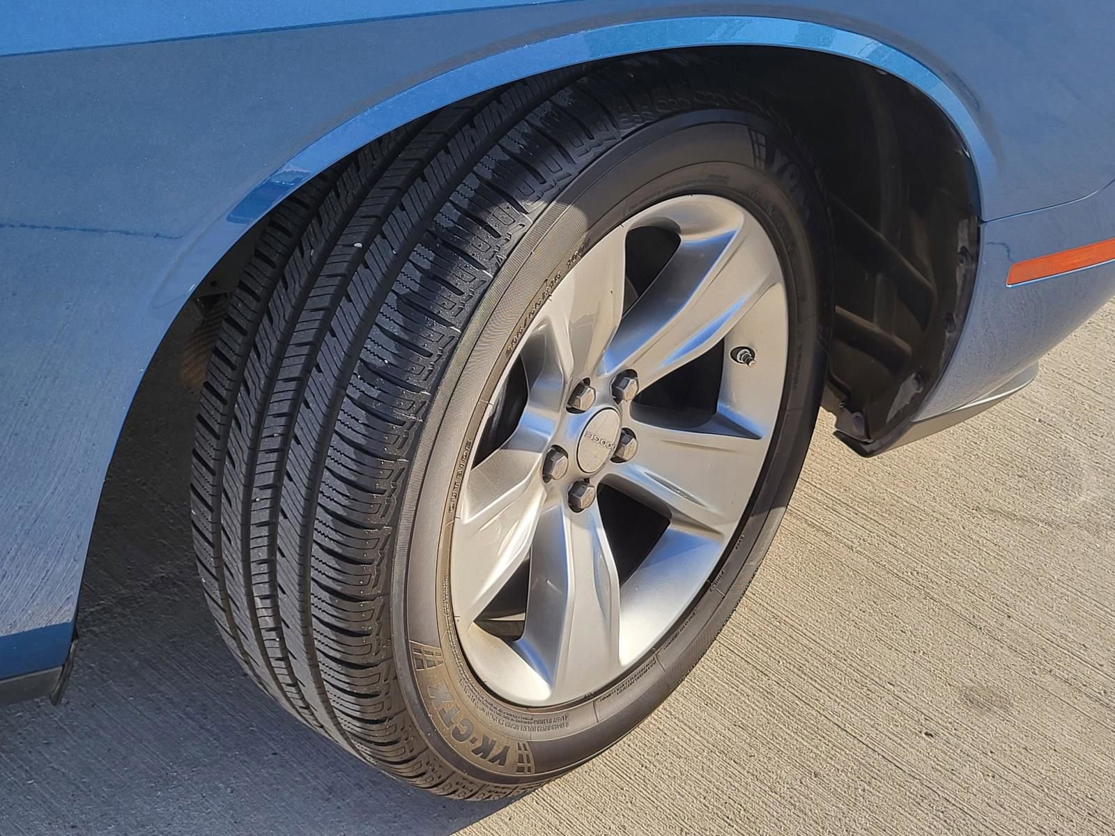 Used 2022 Dodge Challenger SXT image 5