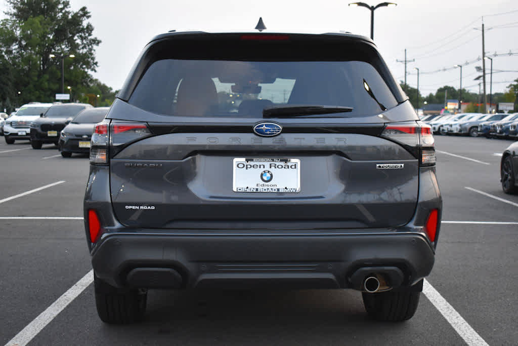 Used 2025 Subaru Forester Touring AWD/4WD image 9