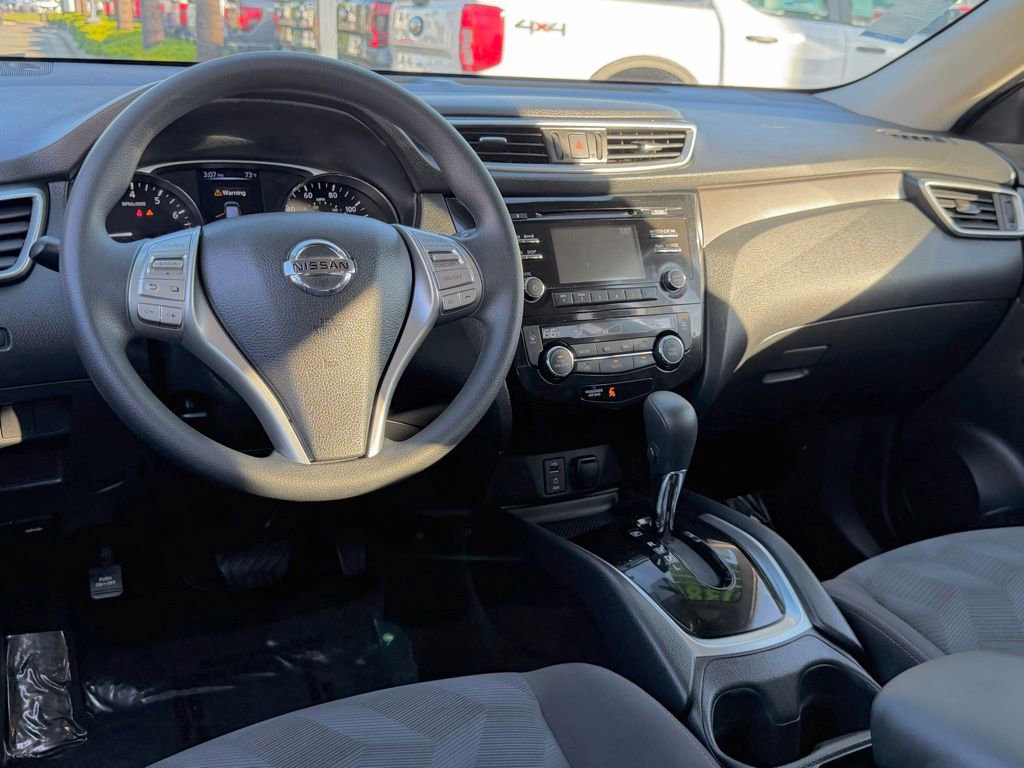 Used 2016 Nissan Rogue SV image 27