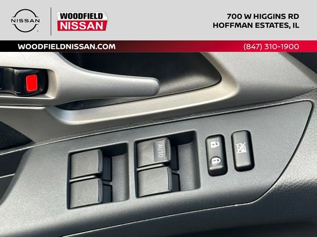 Used 2009 Pontiac Vibe w/ Sun And Sound Package FWD image 24