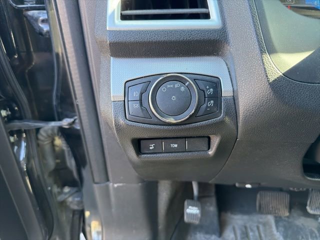 Used 2015 Ford Explorer XLT w/ Equipment Group 202A image 12