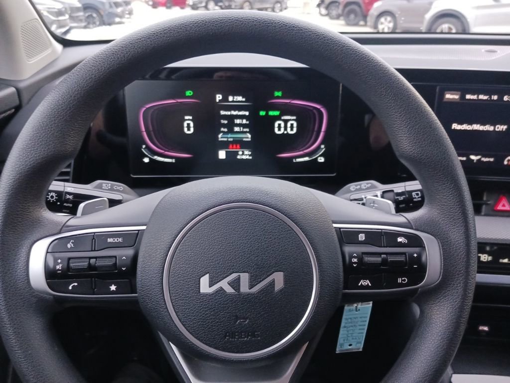 Used 2023 Kia Sportage LX image 5