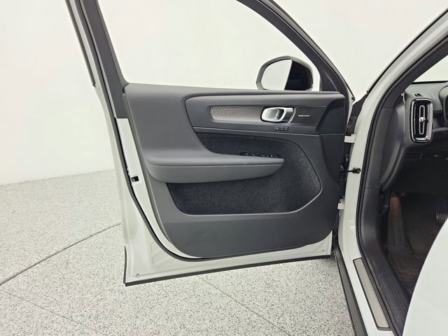 New 2026 Volvo XC40 B5 Ultra w/ Climate Package image 27