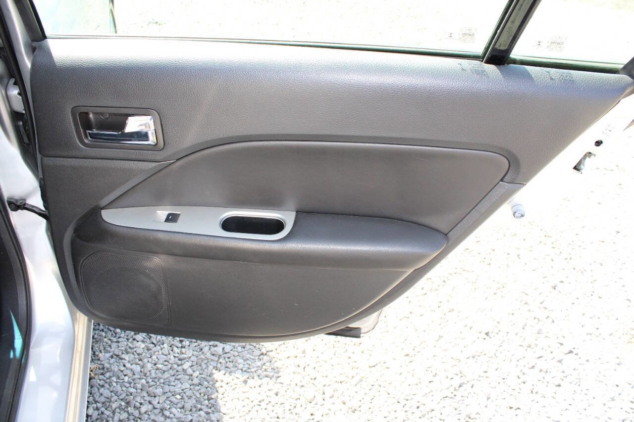 Used 2012 Ford Fusion SEL image 22