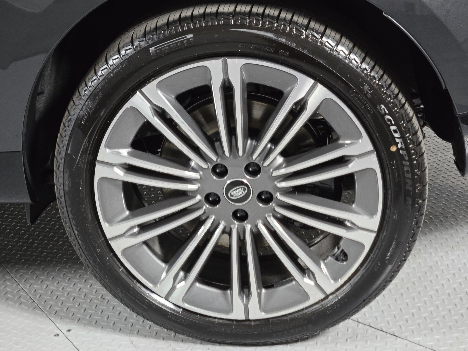New 2025 Land Rover Range Rover SE image 10