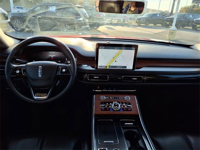 Used 2020 Lincoln Aviator Reserve w/ Equipment Group 202A image 4