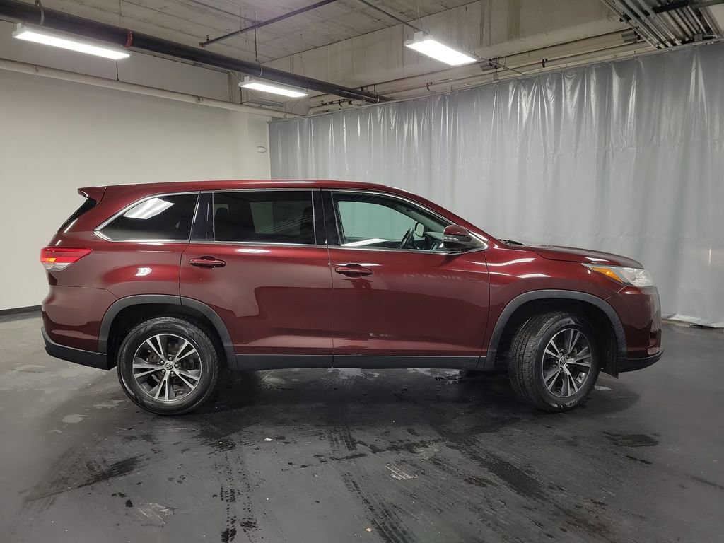 Used 2019 Toyota Highlander LE image 9