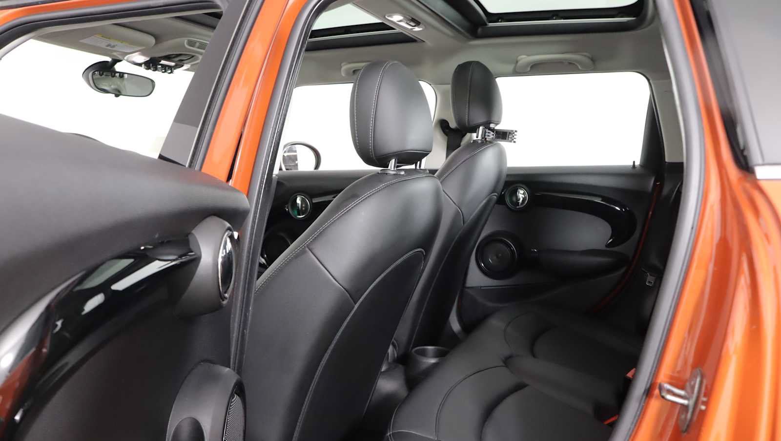 Used 2019 MINI Cooper 4-Door Hardtop FWD image 13