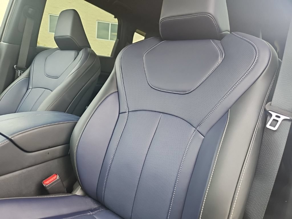Certified 2026 INFINITI QX60 Sport w/ Dark Cargo Package AWD/4WD image 15