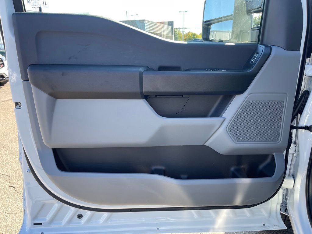 New 2025 Ford F350 XL w/ XL Chrome Package image 13