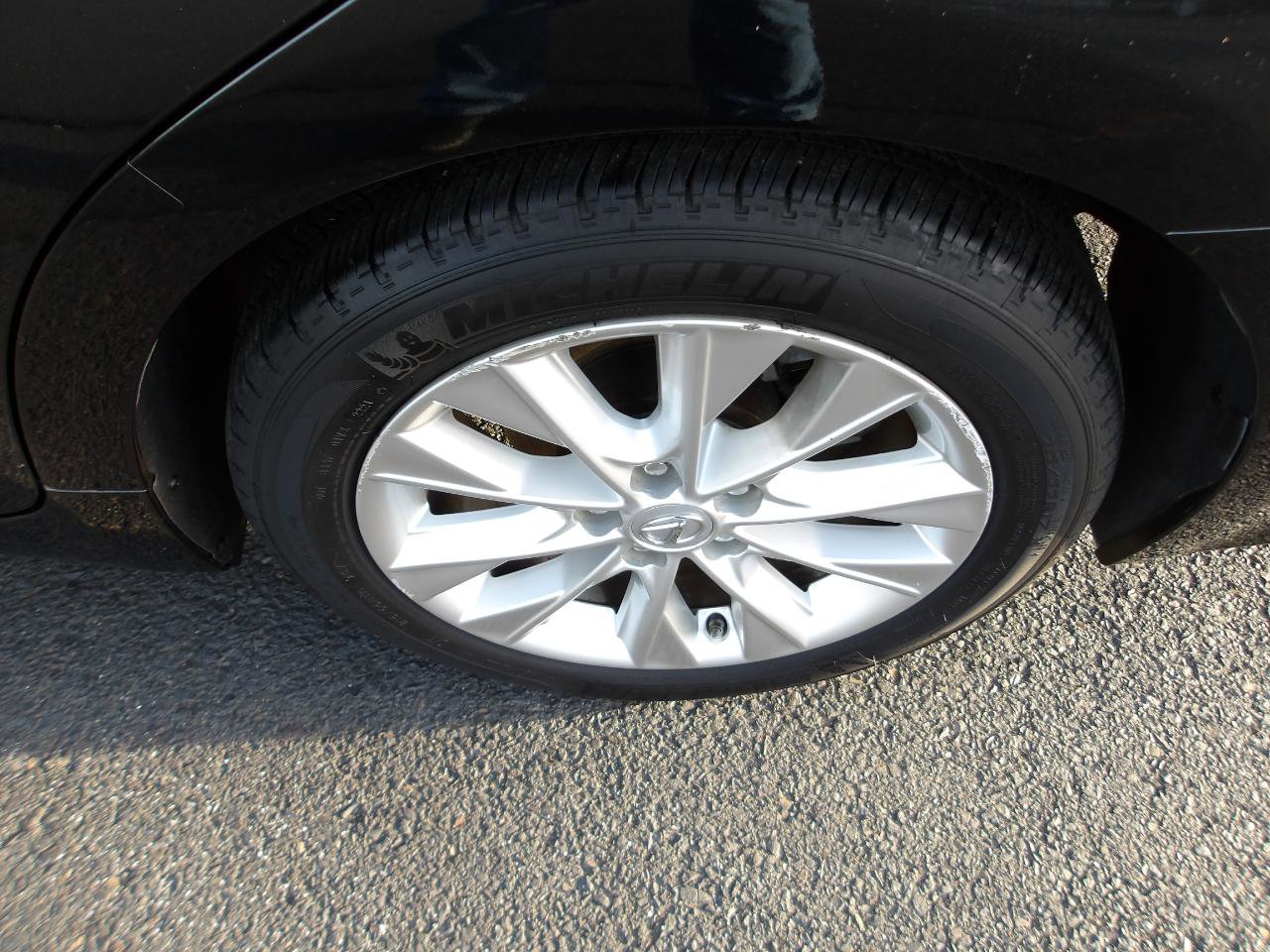 Used 2013 Lexus ES 300h FWD image 26