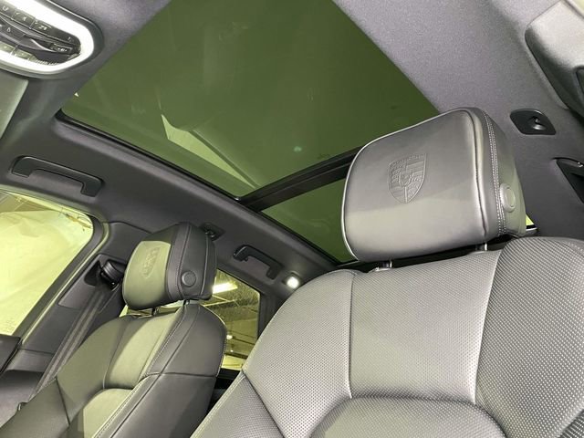 New 2026 Porsche Macan image 18