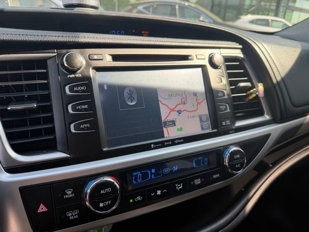 Used 2017 Toyota Highlander SE image 42