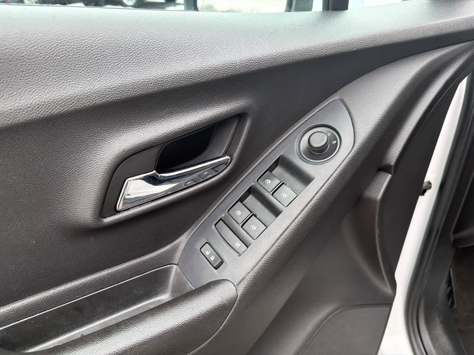 Used 2019 Chevrolet Trax LT image 17