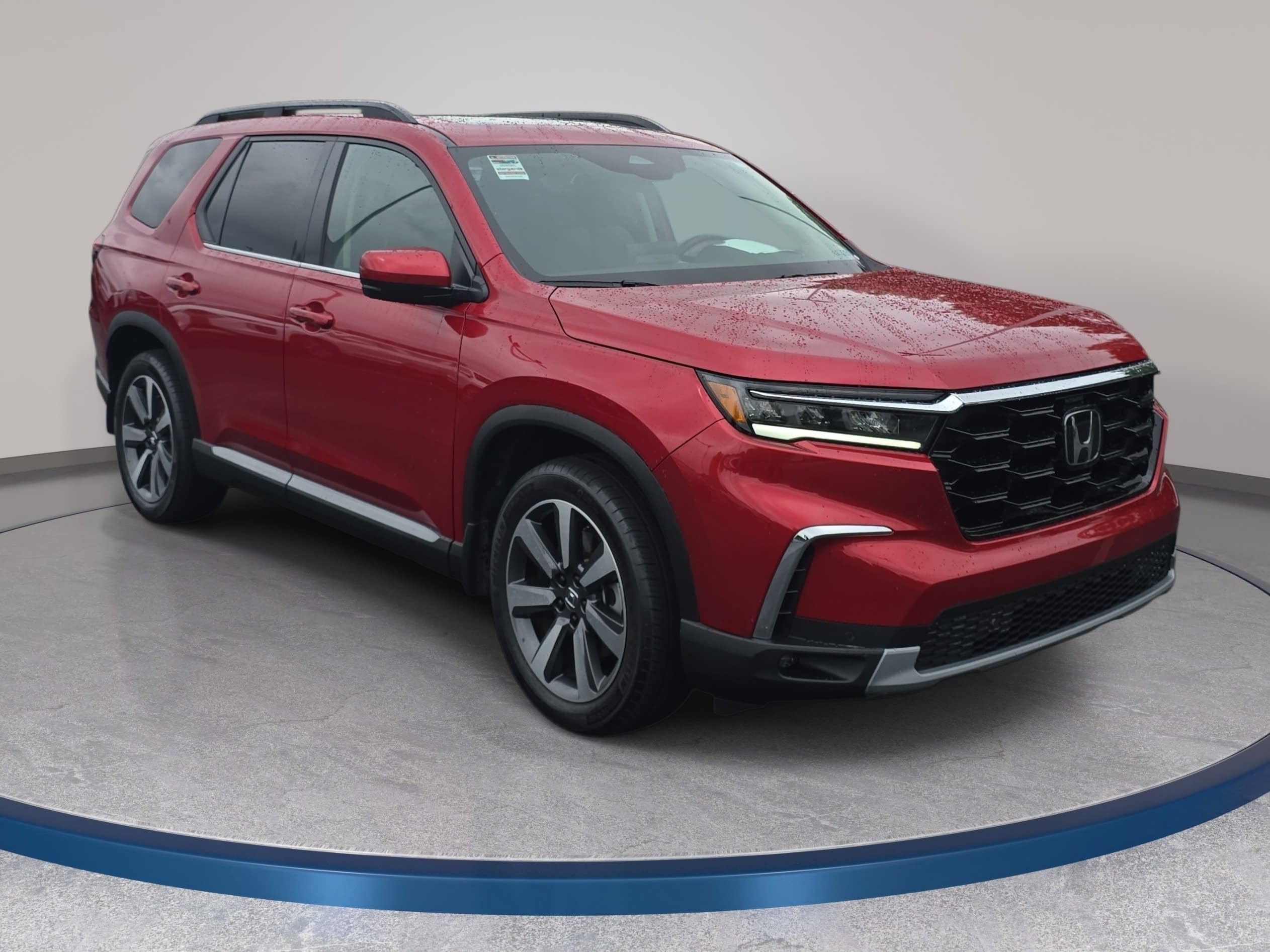 Used 2024 Honda Pilot Touring image 3
