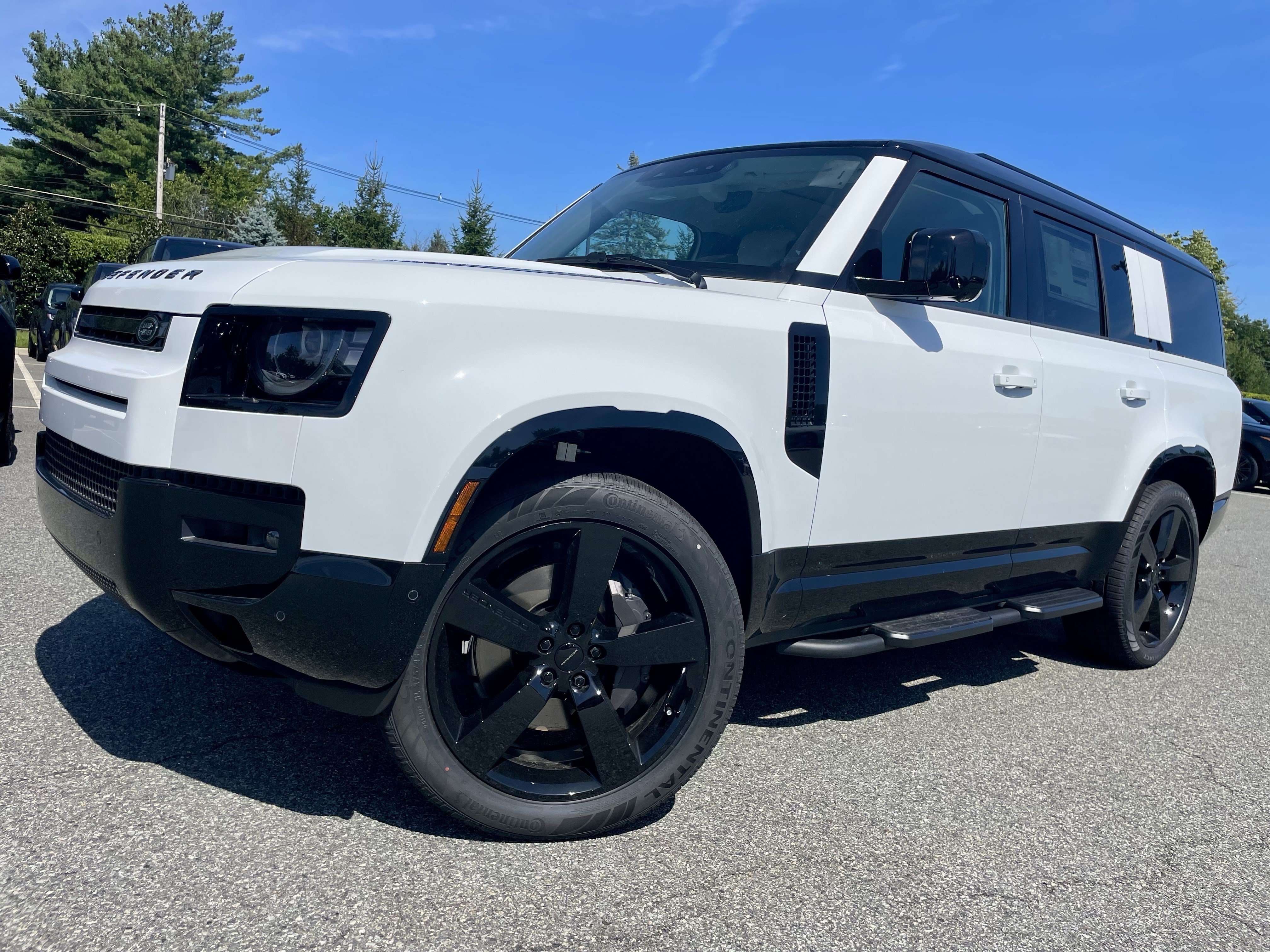 New 2026 Land Rover Defender 130 X-Dynamic SE AWD/4WD image 37