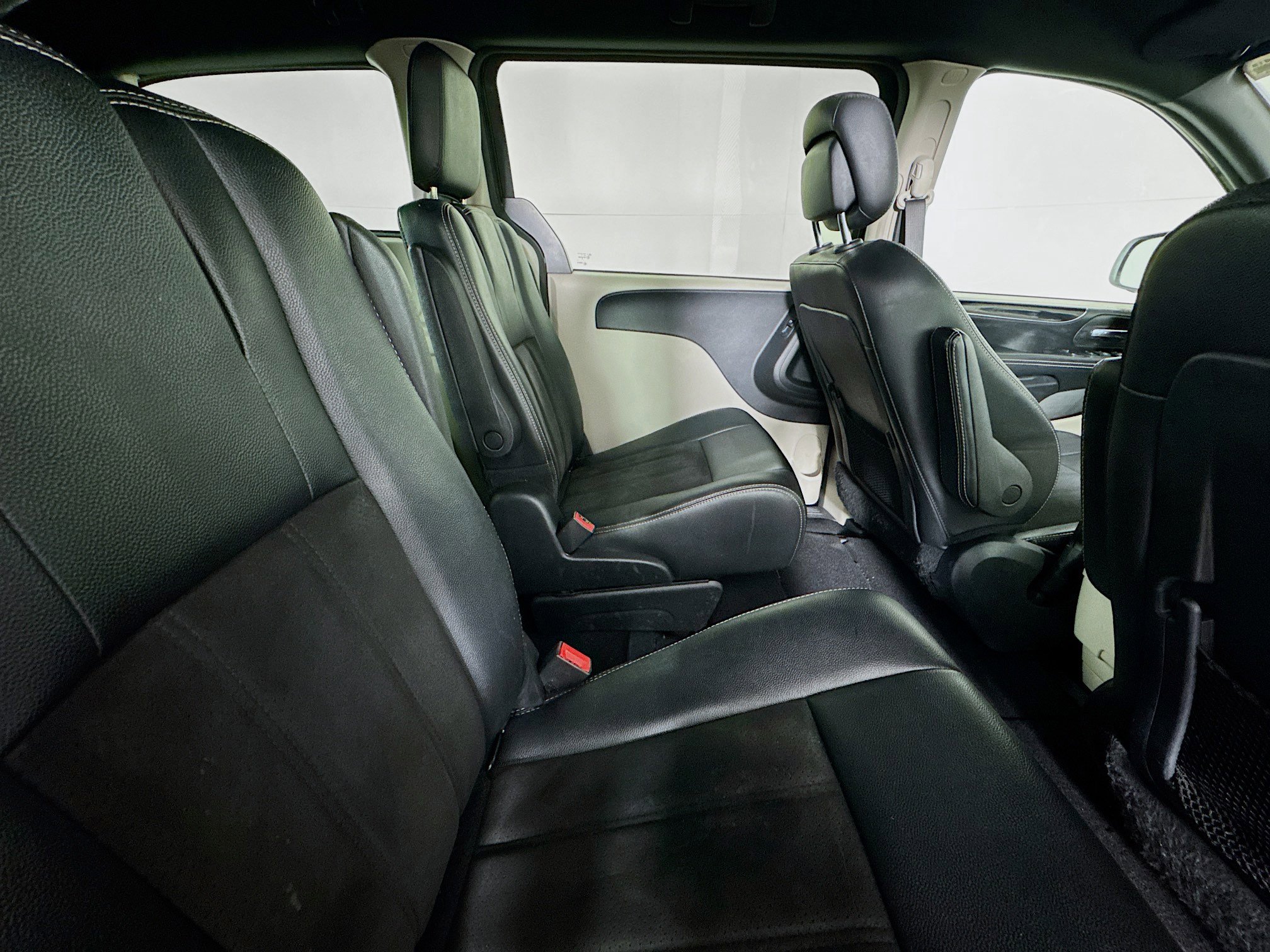 Used 2019 Dodge Grand Caravan SXT image 25