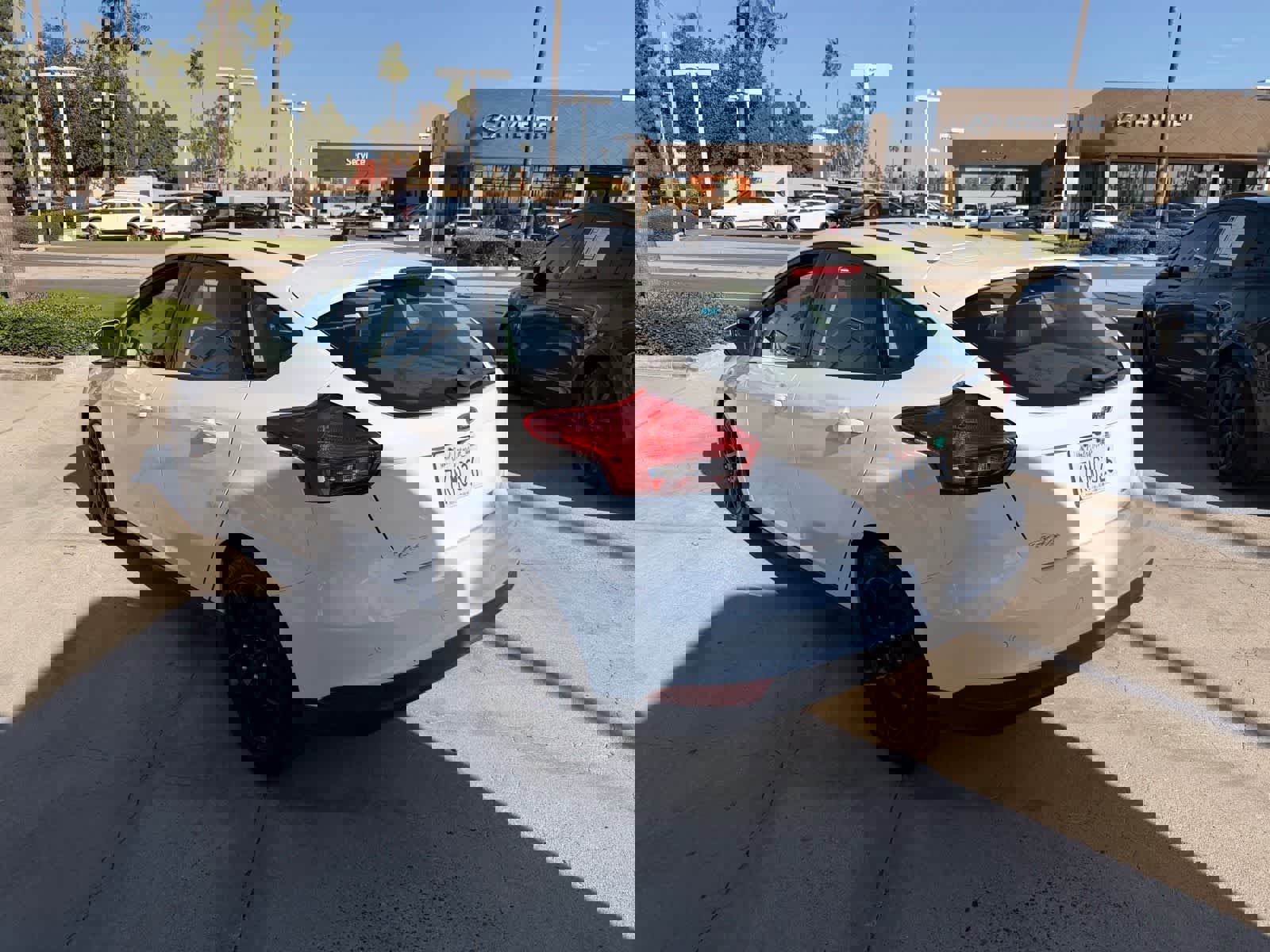 Used 2016 Ford Focus SE w/ Equipment Group 201A FWD image 3