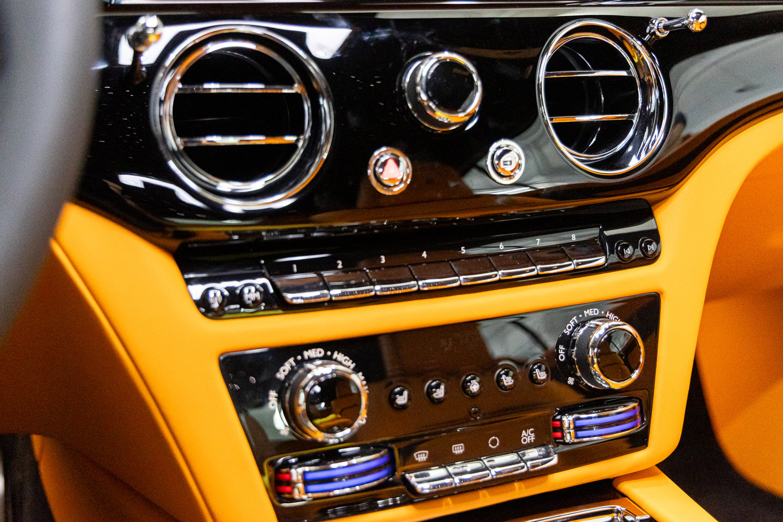 New 2026 Rolls-Royce Spectre image 25