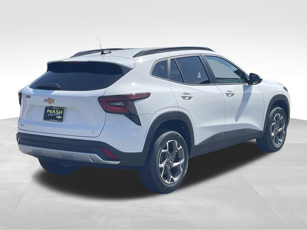 New 2026 Chevrolet Trax LT w/ Driver Confidence Package FWD image 3