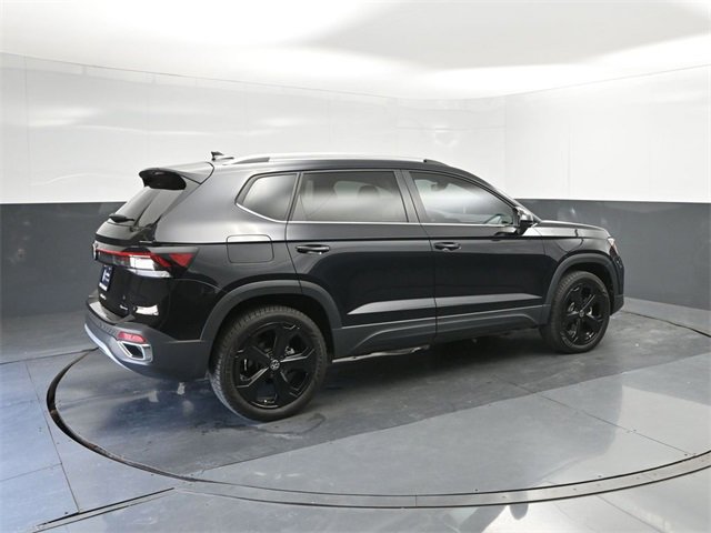 New 2025 Volkswagen Taos SEL w/ Black Wheel Plus Package image 15