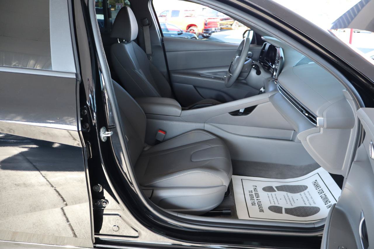 Used 2023 Hyundai Elantra SEL FWD image 35