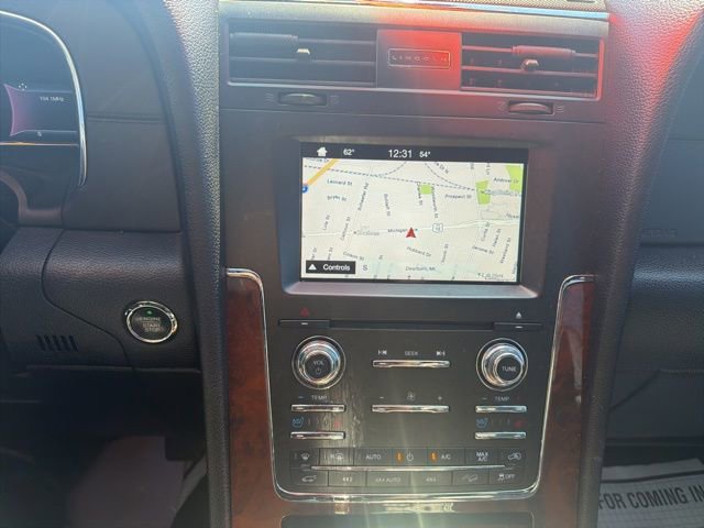 Used 2016 Lincoln Navigator Select image 14