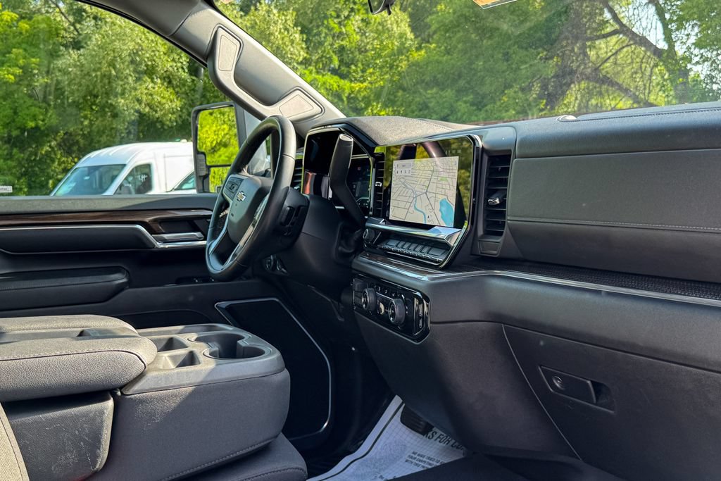 Used 2024 Chevrolet Silverado 2500 LT AWD/4WD image 17
