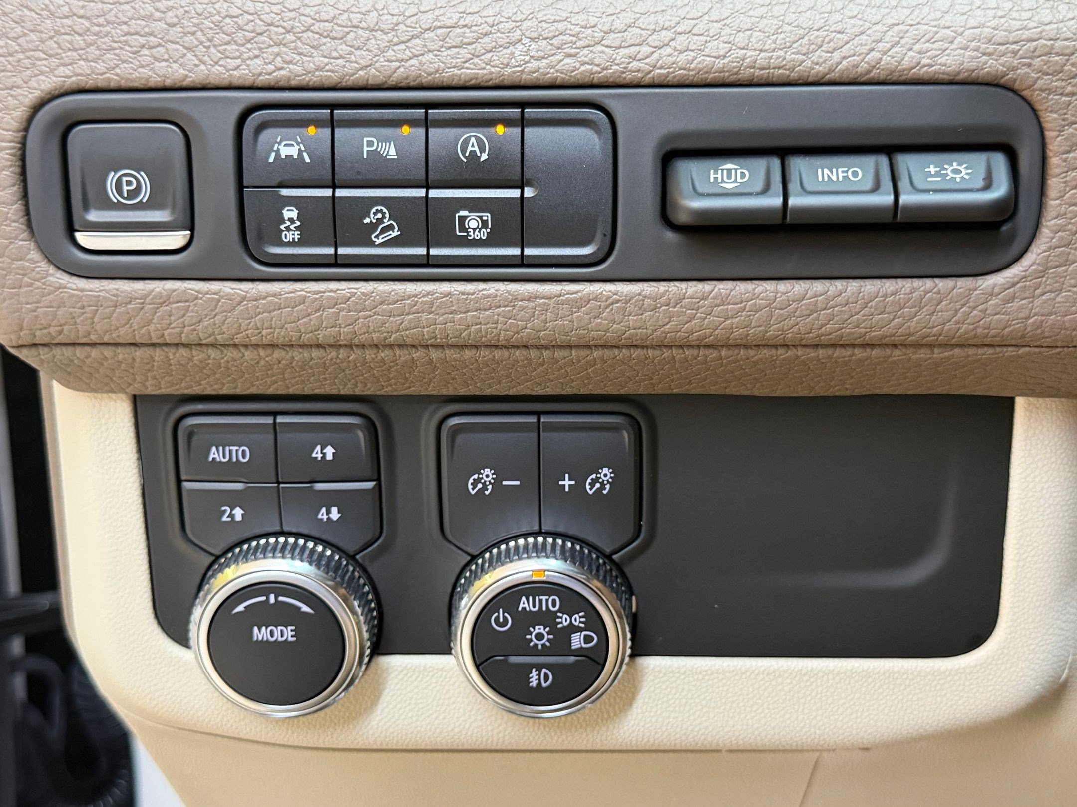 Used 2023 GMC Yukon XL Denali image 18