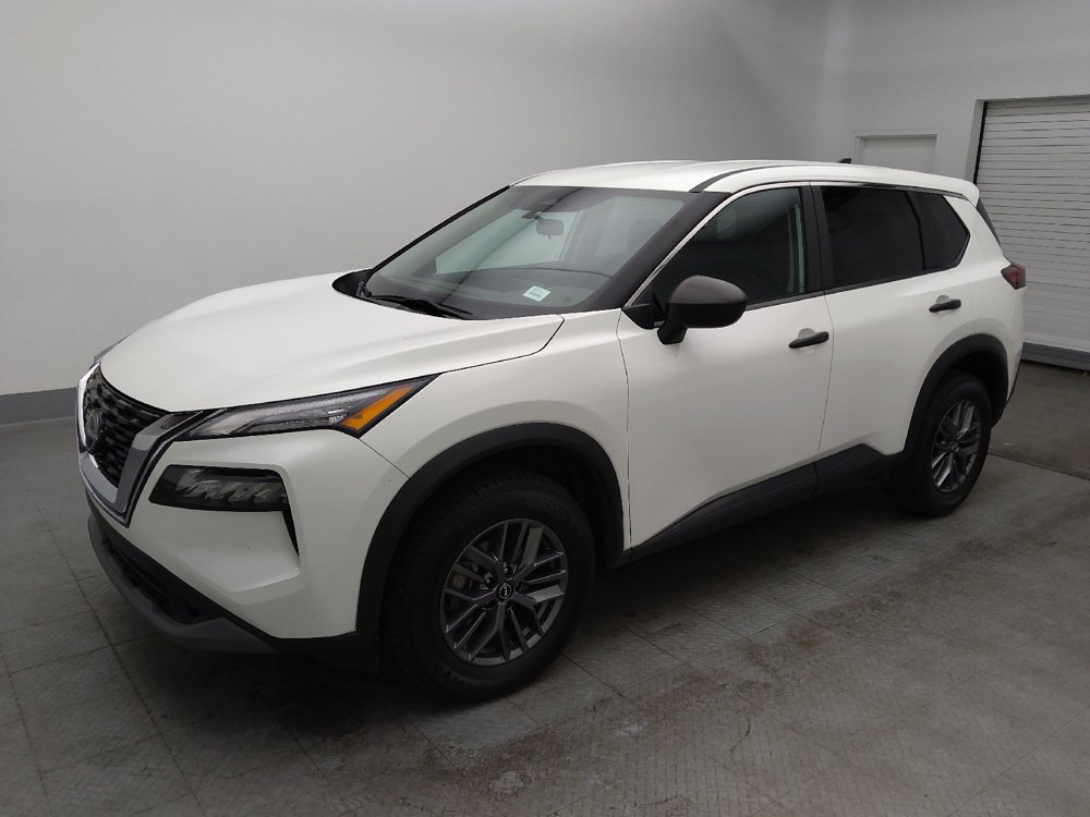 Used 2023 Nissan Rogue S image 2