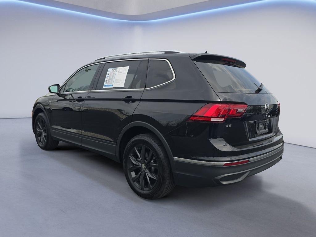 Used 2024 Volkswagen Tiguan SE image 3
