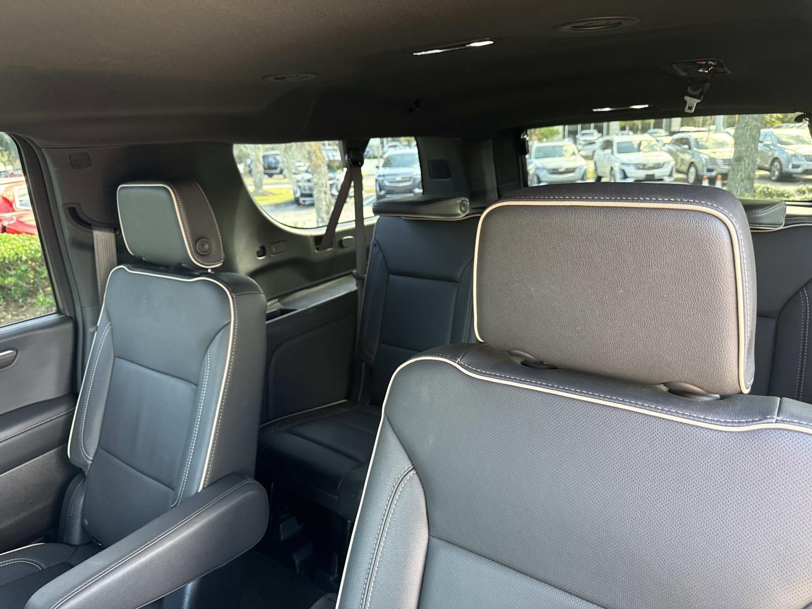 Used 2025 Chevrolet Suburban Premier image 16