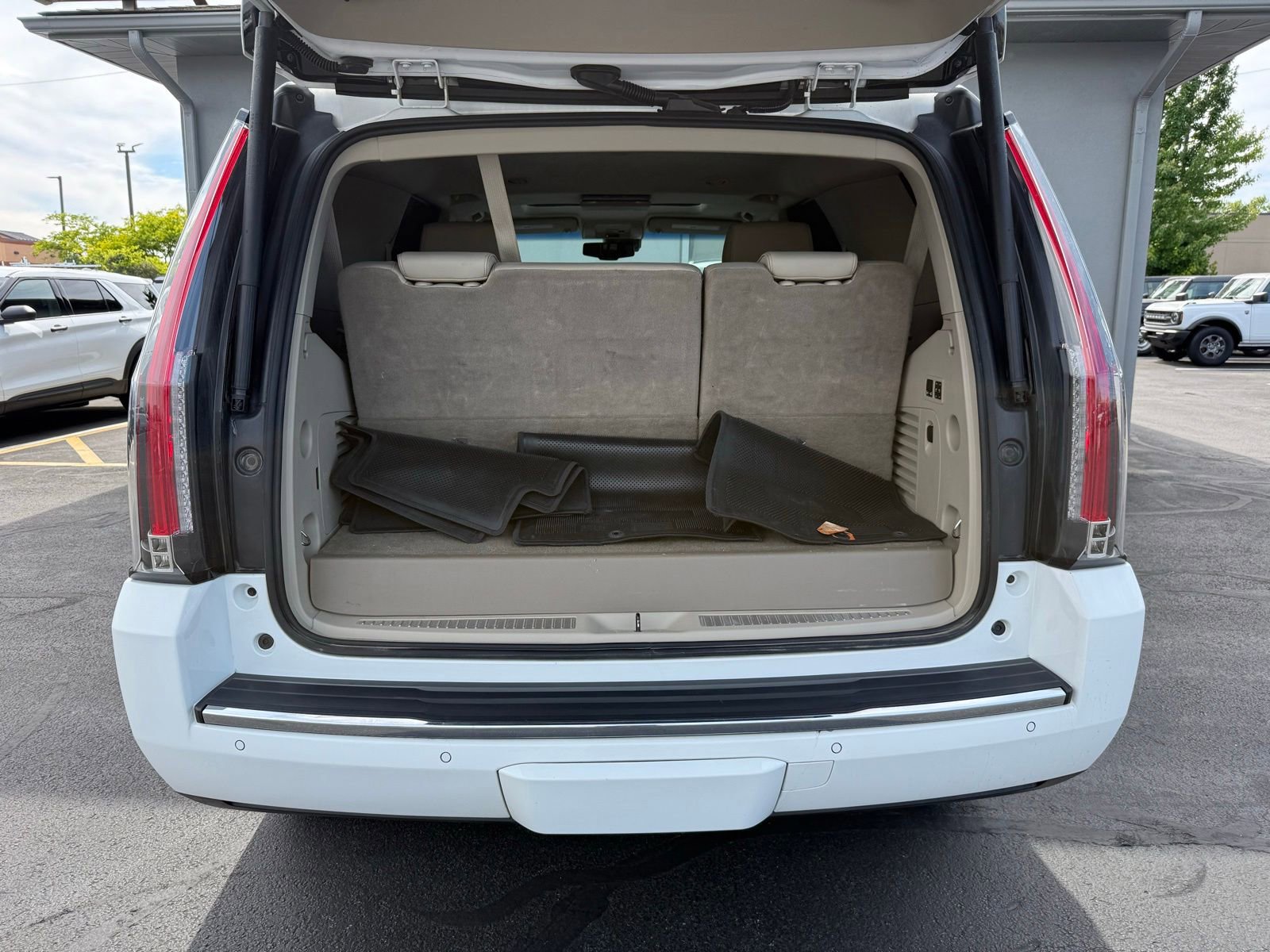 Used 2017 GMC Yukon Denali w/ Open Road Package RWD image 47