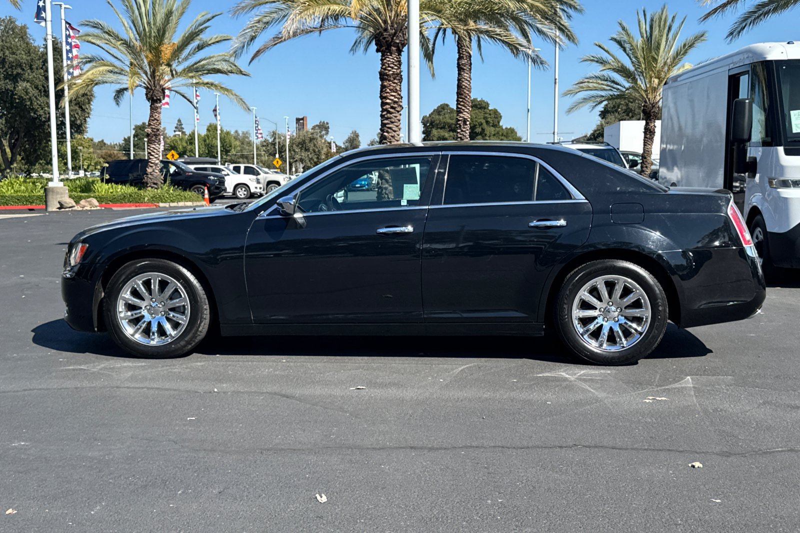 Used 2013 Chrysler 300 C RWD image 6
