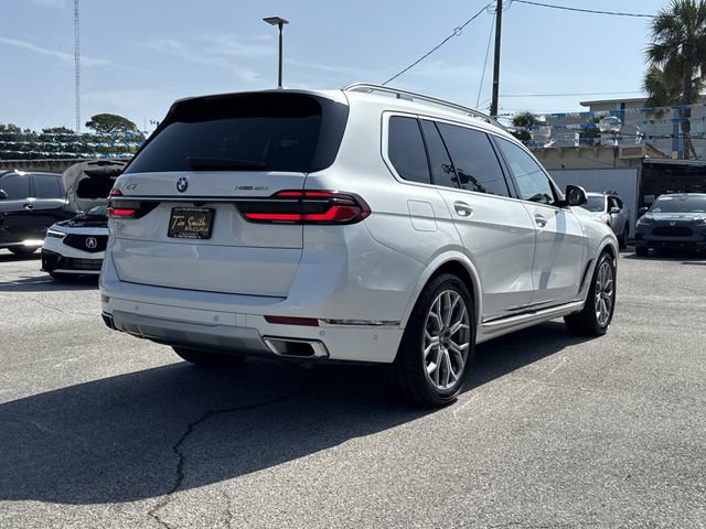 Used 2025 BMW X7 xDrive40i w/ Premium Package AWD/4WD image 4