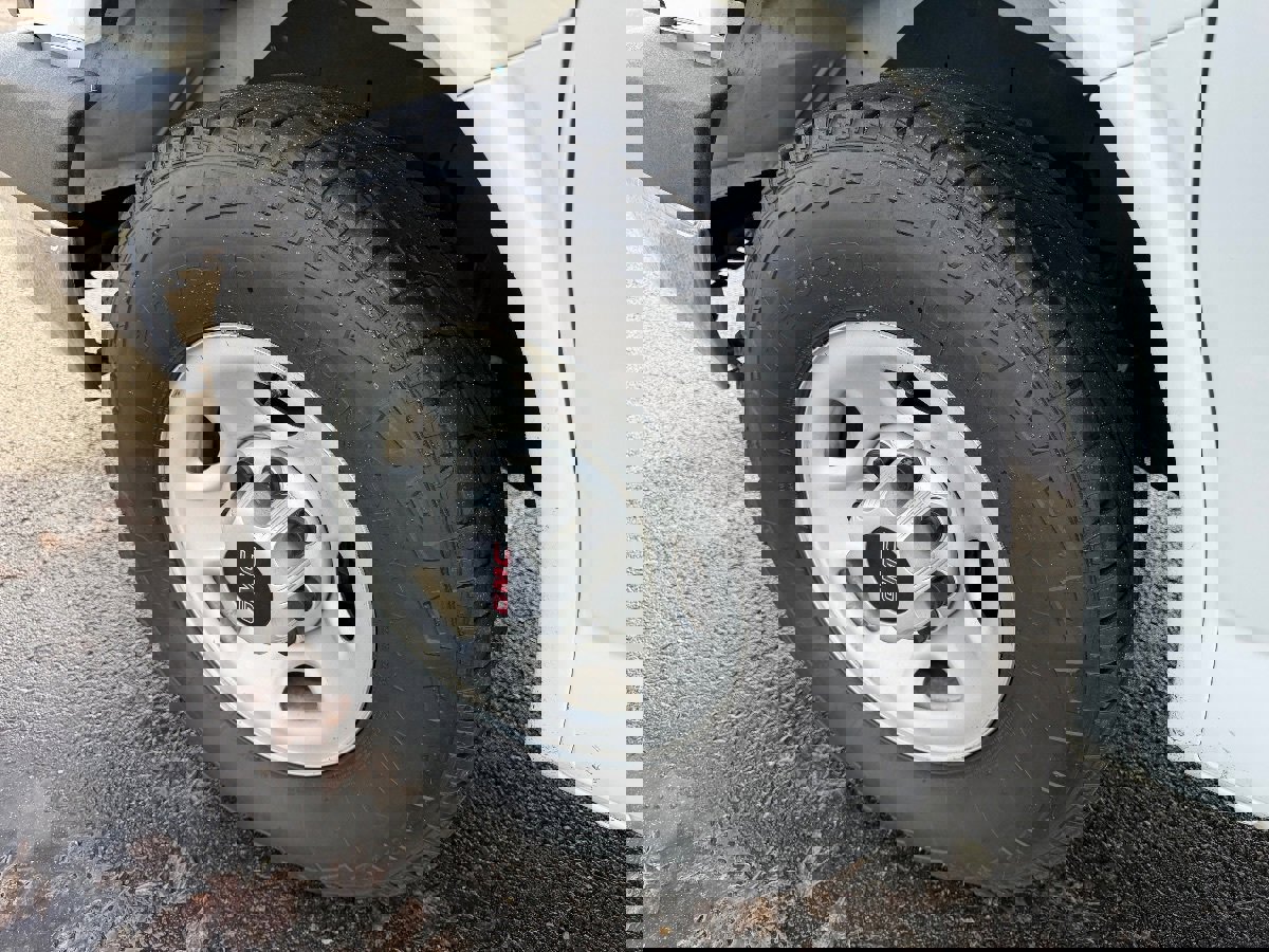 Used 2016 GMC Savana 3500 LS w/ Chrome Appearance Package image 20