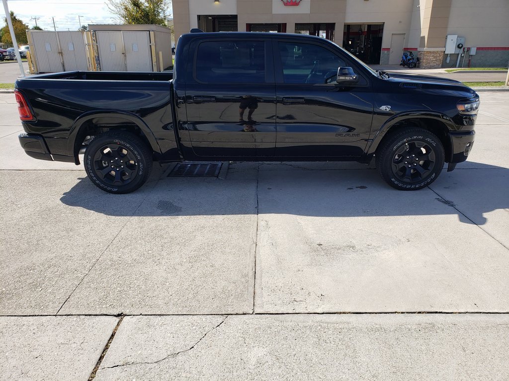 New 2026 RAM 1500 4x4 Crew Cab image 7