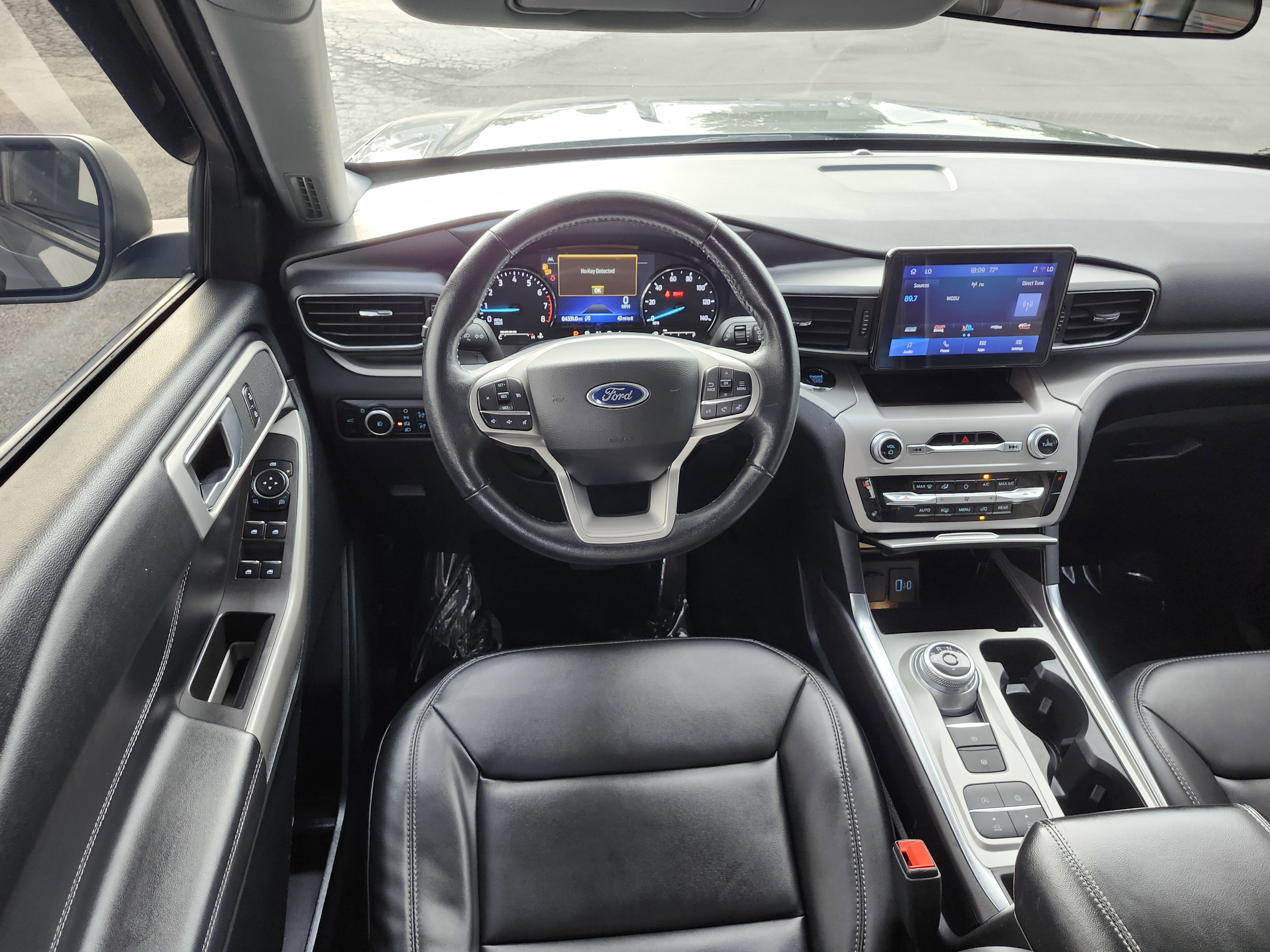 Used 2024 Ford Explorer XLT w/ Equipment Group 202A RWD image 26