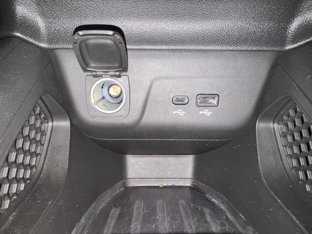 Used 2025 Chevrolet TrailBlazer LT AWD/4WD image 18