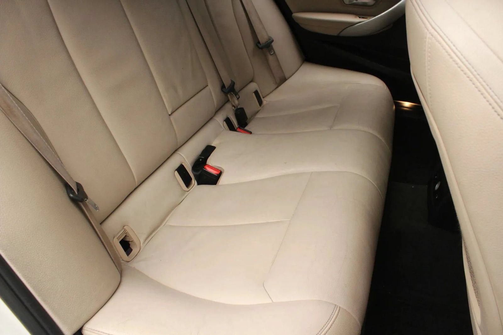 Used 2016 BMW 328i Sedan w/ M Sport Package RWD image 25