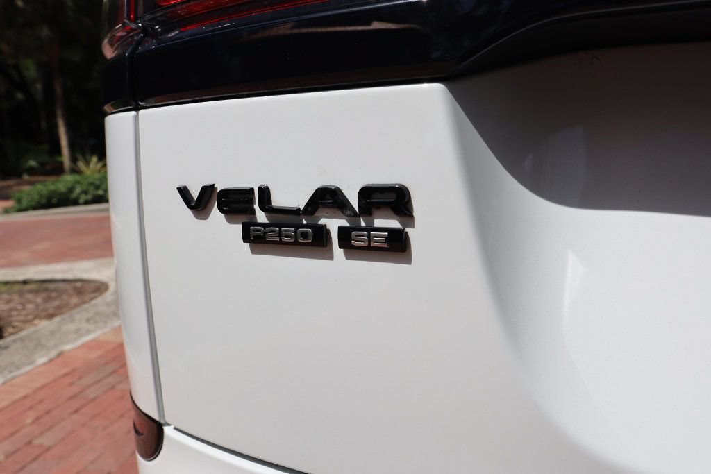 Used 2019 Land Rover Range Rover Velar R-Dynamic SE AWD/4WD image 24