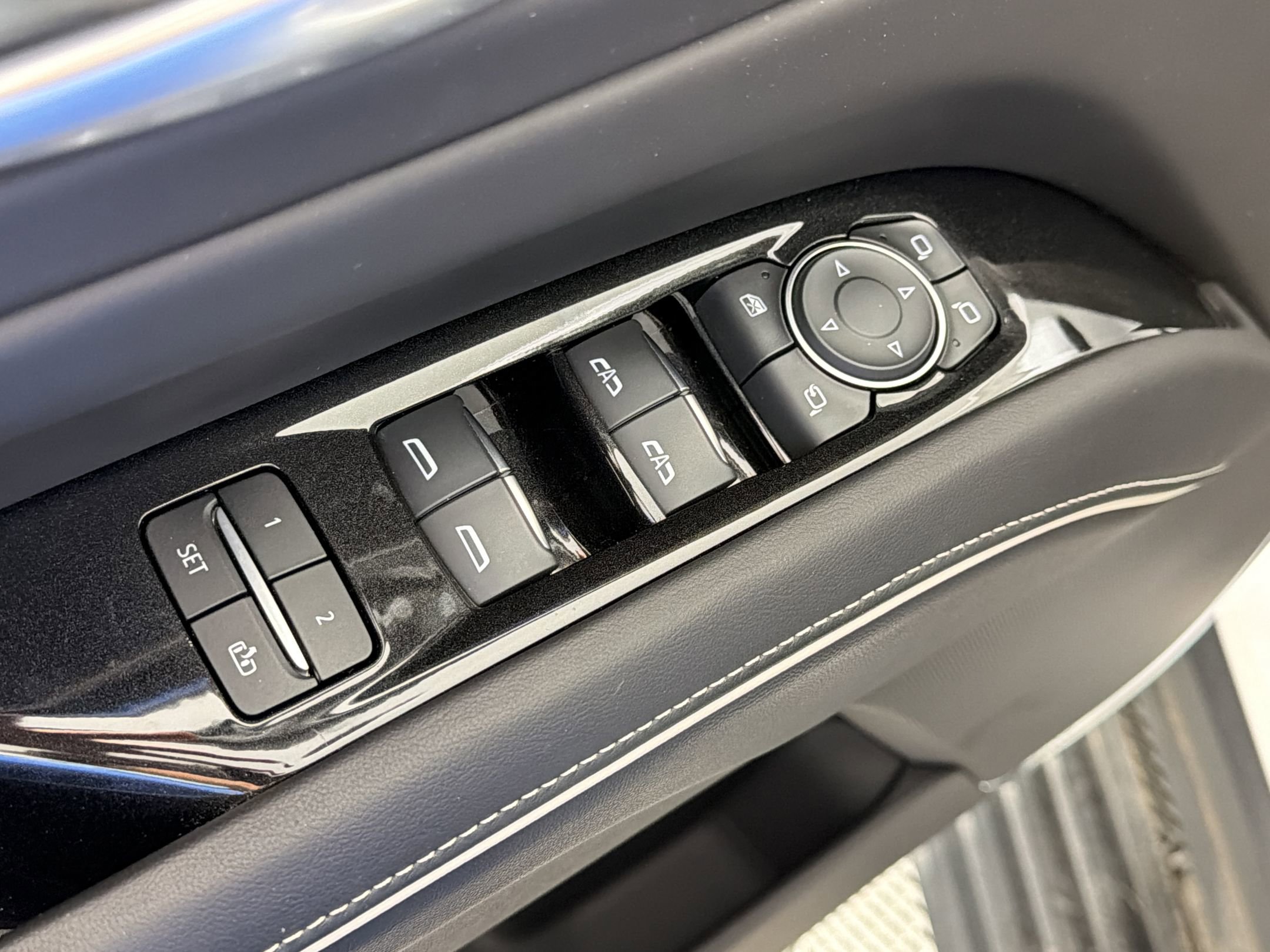 Used 2023 Cadillac Escalade Sport Platinum w/ Heavy-Duty Trailer Package image 13