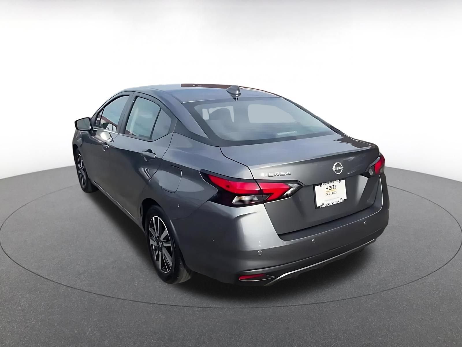 Used 2025 Nissan Versa SV FWD image 11