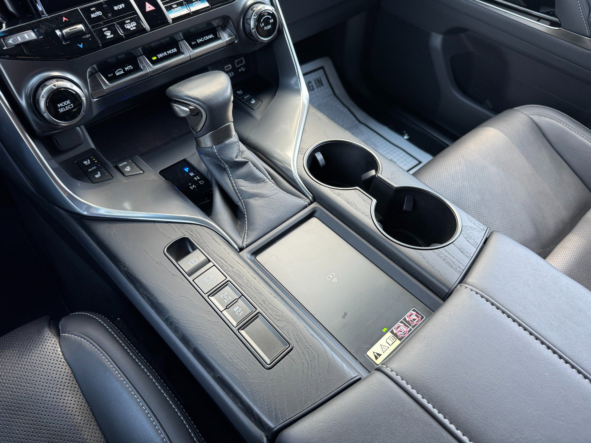 Used 2024 Lexus LX 600 4WD w/ Appearance Package image 35