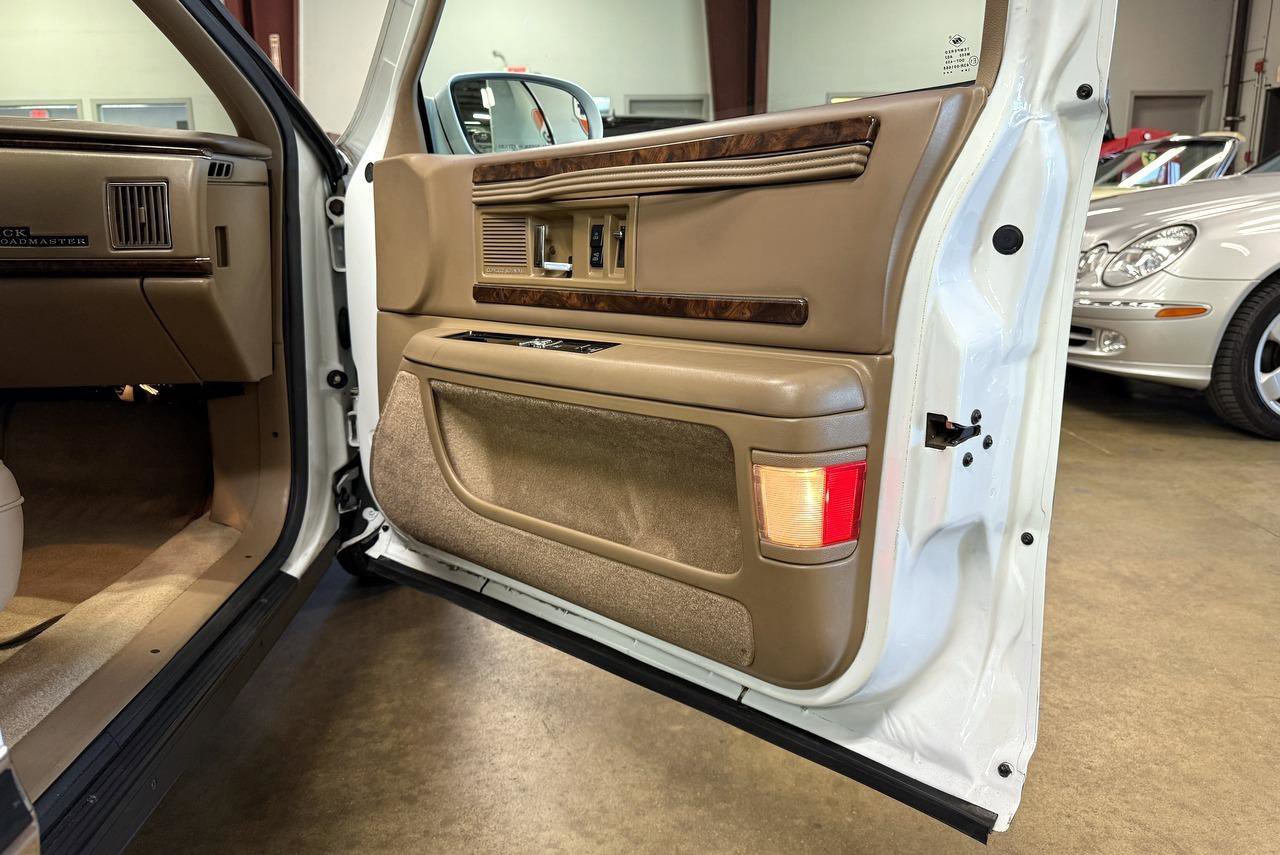 Used 1995 Buick Roadmaster Estate RWD image 73