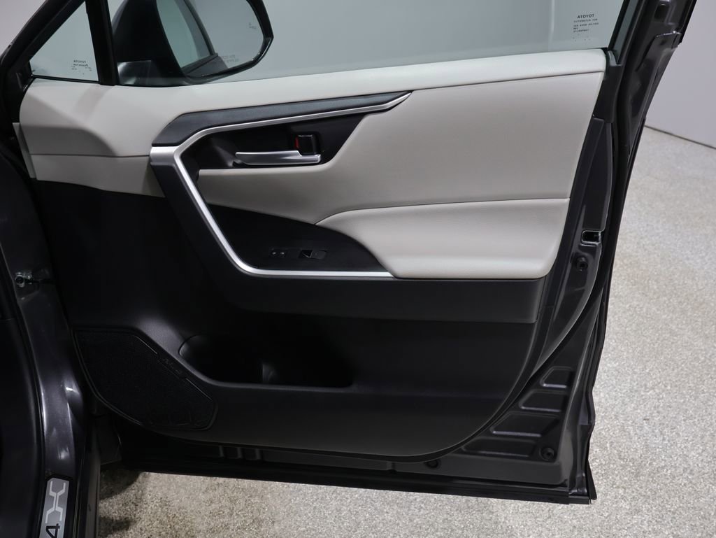 Certified 2024 Toyota RAV4 XLE w/ Convenience Package image 24