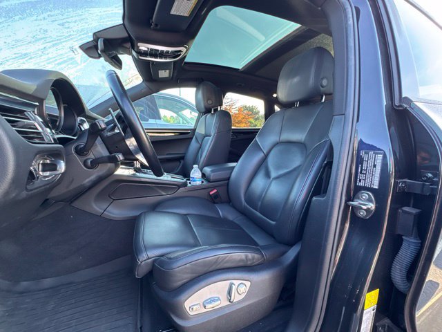 Used 2020 Porsche Macan AWD/4WD image 8