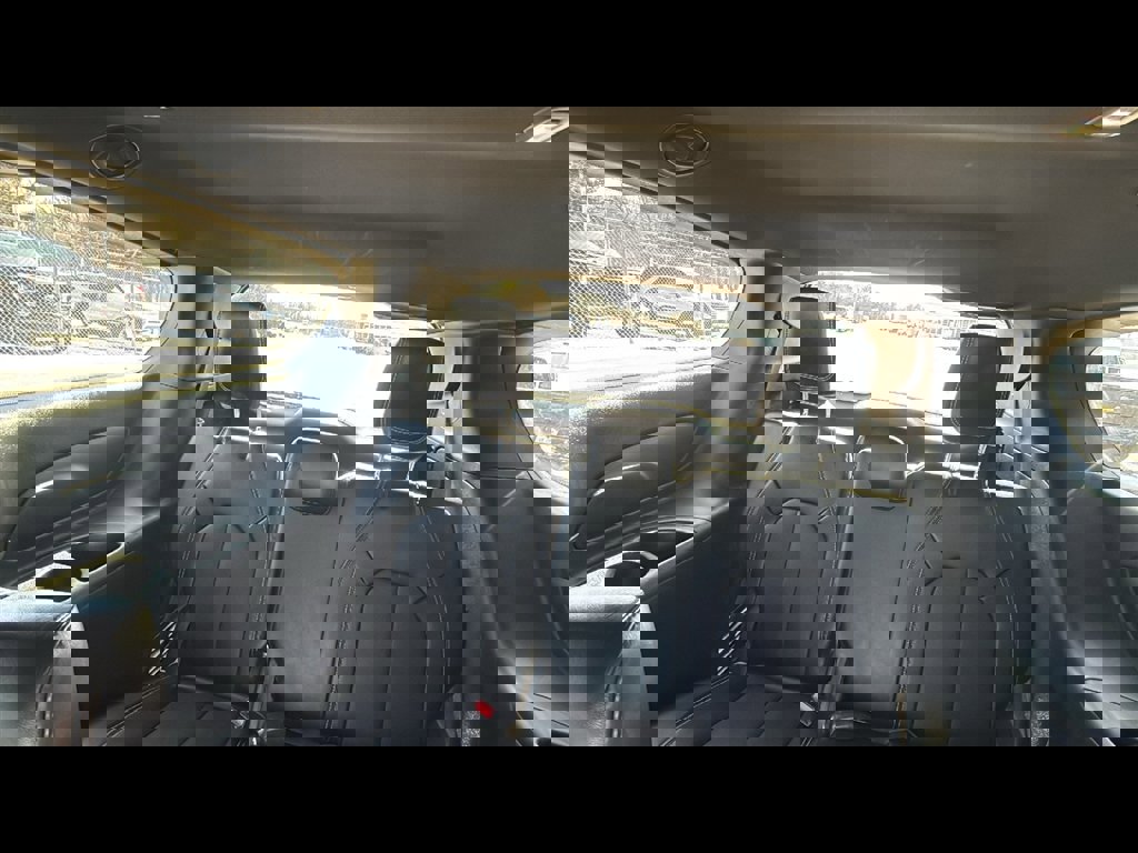 Used 2025 Chrysler Pacifica Select image 23