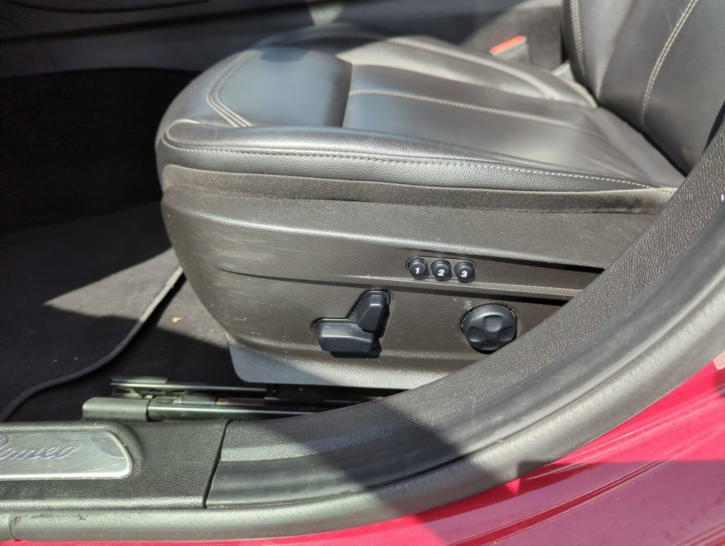 Used 2019 Alfa Romeo Giulia Ti image 13