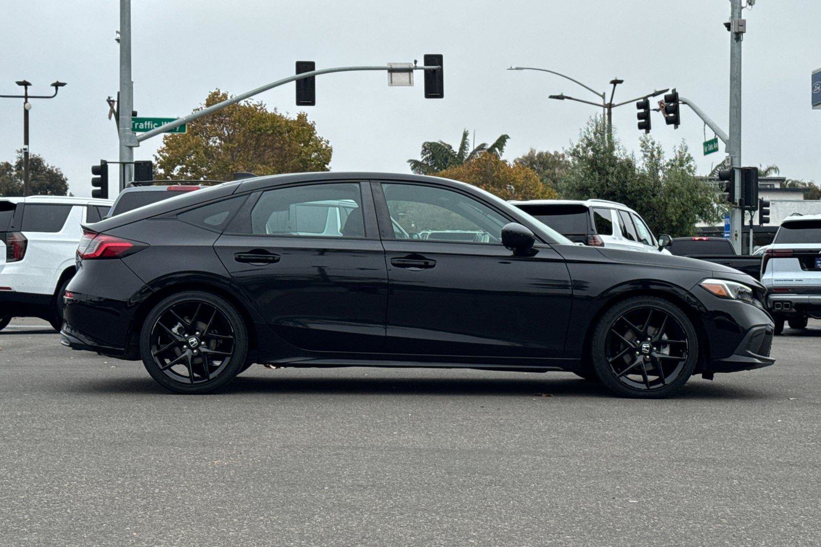 Used 2024 Honda Civic Sport image 4